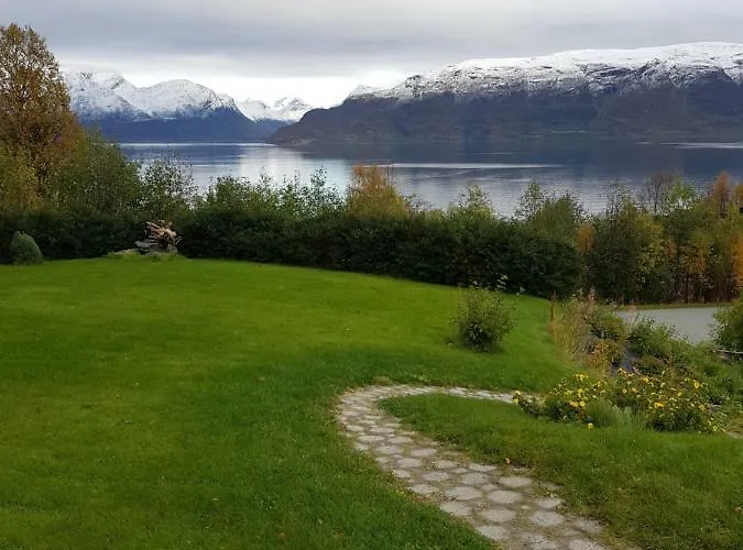 Solbakken 27 * Lyngseidet